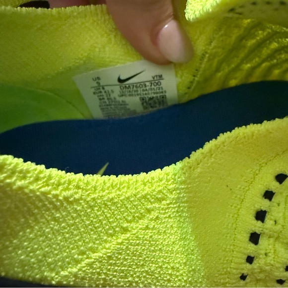 Men’s Nike Shoes - White and Yellow - Picture 3 of 4